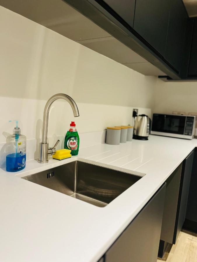 מנצ'סטר Brand New Modern 1 Bed Apartment Near Old Trafford Stadium מראה חיצוני תמונה